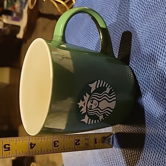 Starbucks Green mug from 2021 in excellent condition. 12 oz. #376g - Picture 9 of 10
